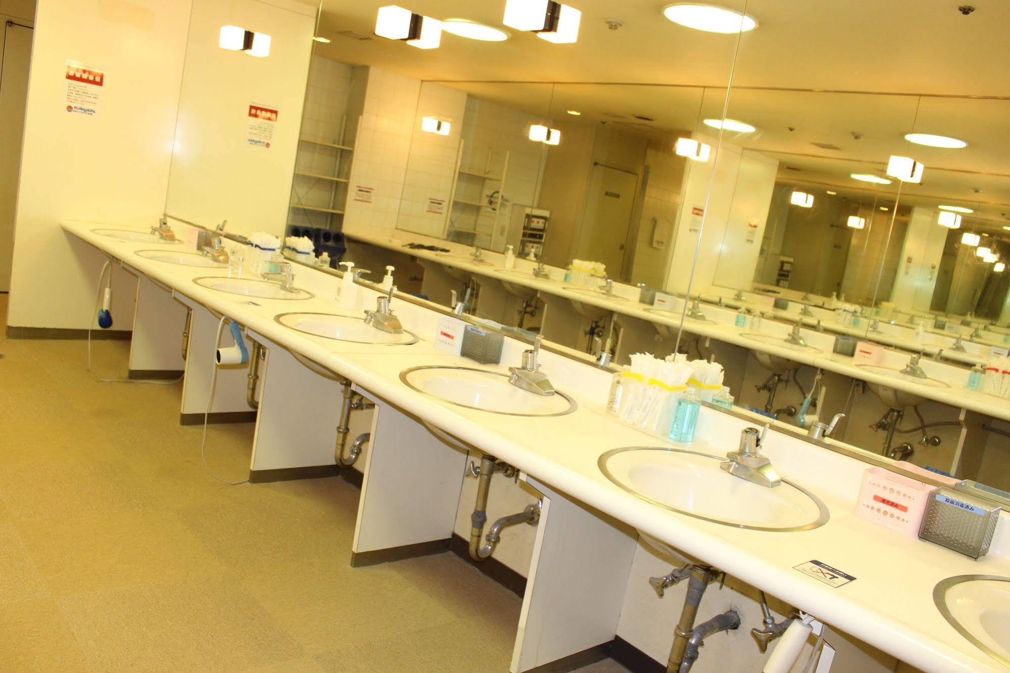 Capsule Hotel Asahi Plaza Shinsaibashi Osaka Dış mekan fotoğraf